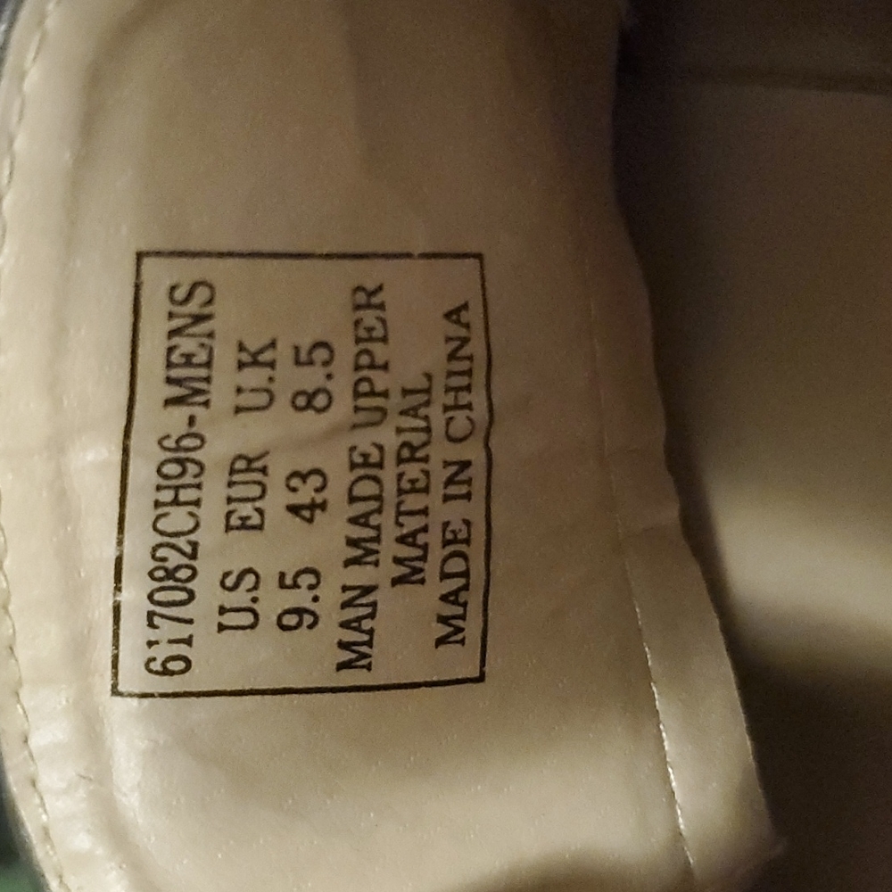 Mens shoes us 9.5